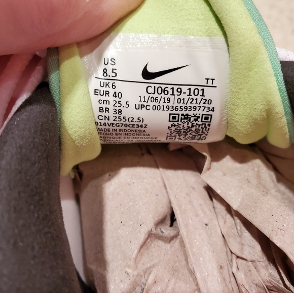 🆕️ Nike Air Max 270 React - Picture 10 of 13